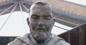 Statua-Padre-Pio